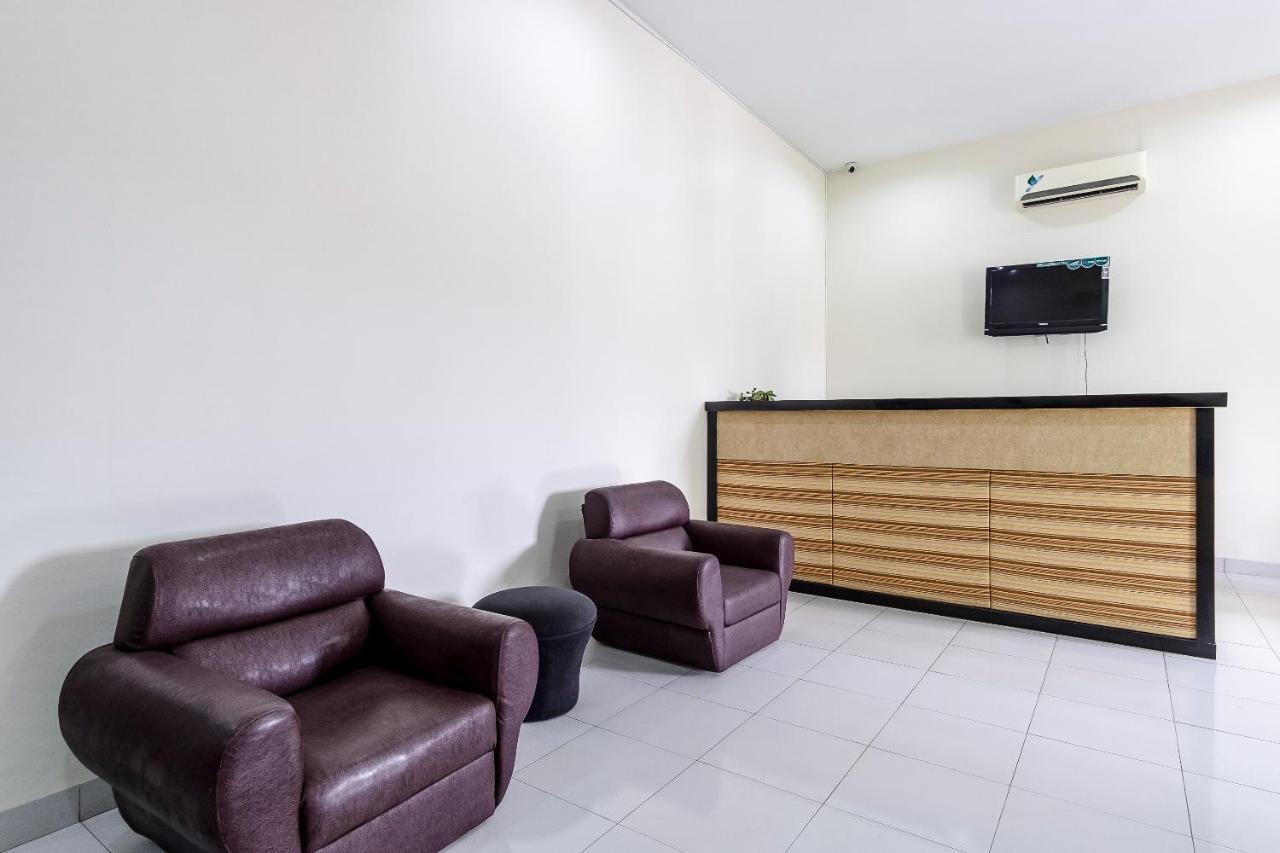 Oyo 294 Andrea Residence Syariah Medan Exterior foto